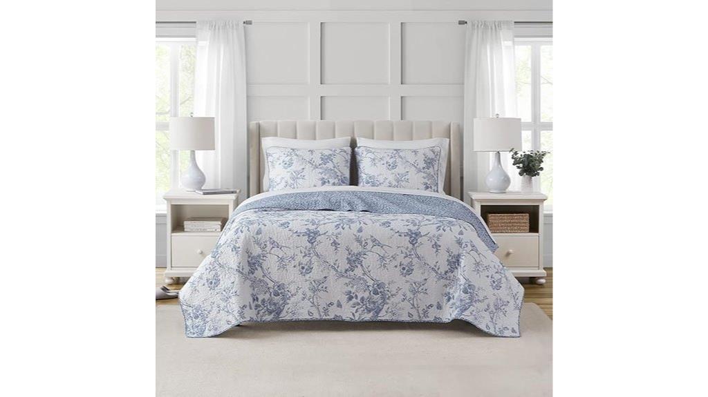 chantilly floral blue quilt