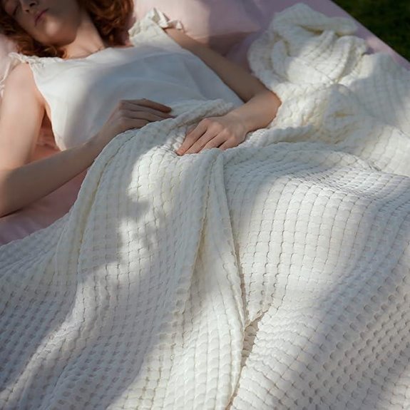 Bedsure Cooling Cotton Waffle Queen Blanket